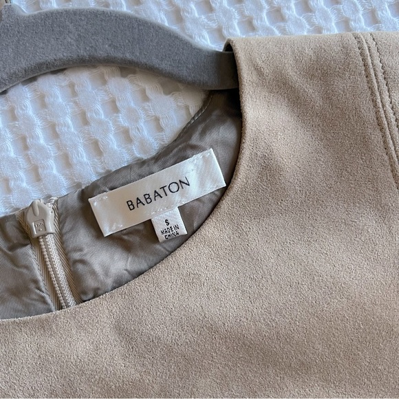 Aritzia - Babaton - Rolando Faux Suede Top - Tan - Picture 4 of 11